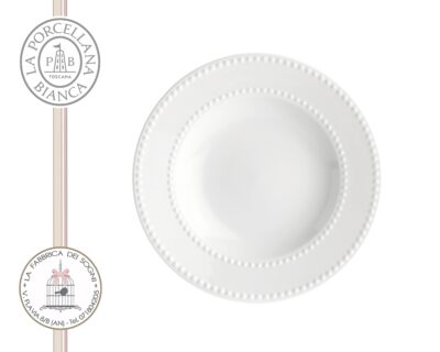 la porcellana bianca piatti fondi collina